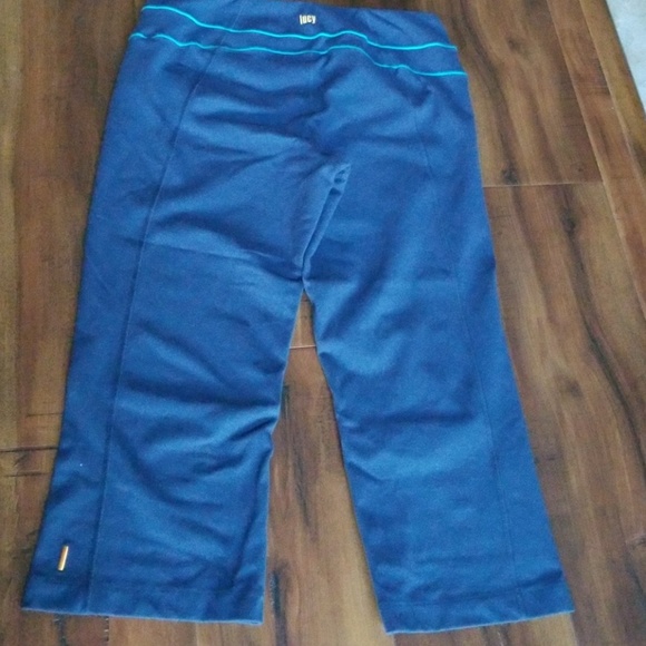 Lucy Pants - Lucy capri workout leggings sz S